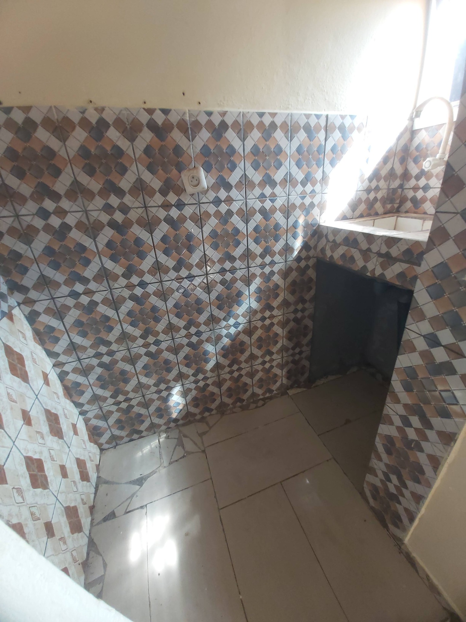Studio moderne à Biyemassi — photo 2