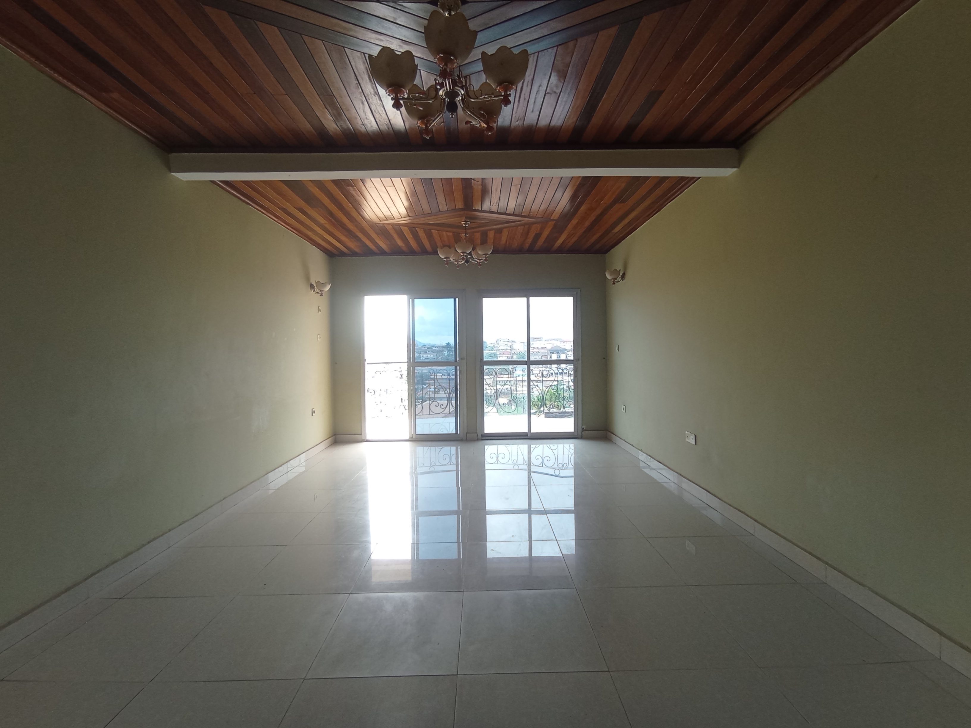 Appartement de 03 chambres à KONDENGUI