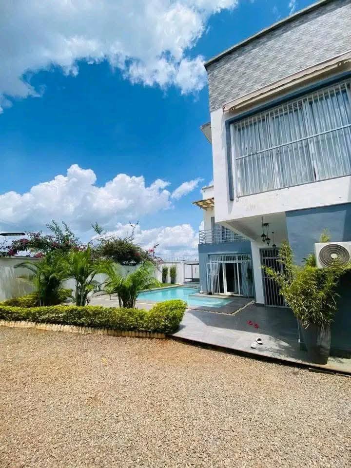 Duplex haut standing avec piscine à vendre — photo 7