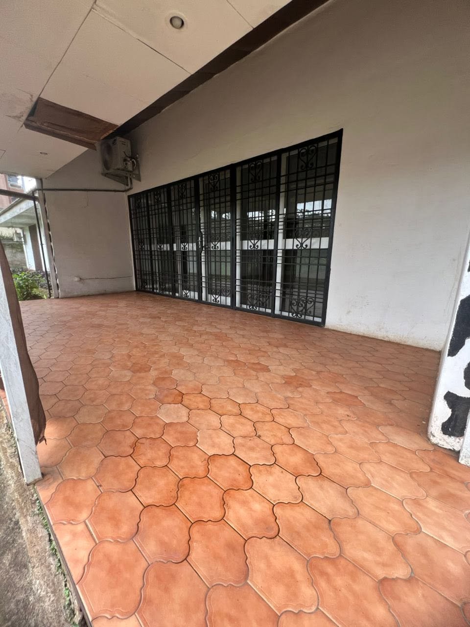 𝗩𝗜𝗟𝗟𝗔 SPACIEUSE CLIMATISÉE AVEC JARDIN 𝗔̀ 𝗟𝗢𝗨𝗘𝗥 — photo 1