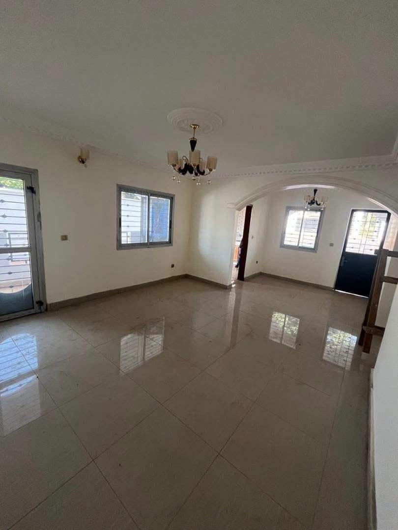 MAGNIFIQUE APPARTEMENT À LOUER — photo 3