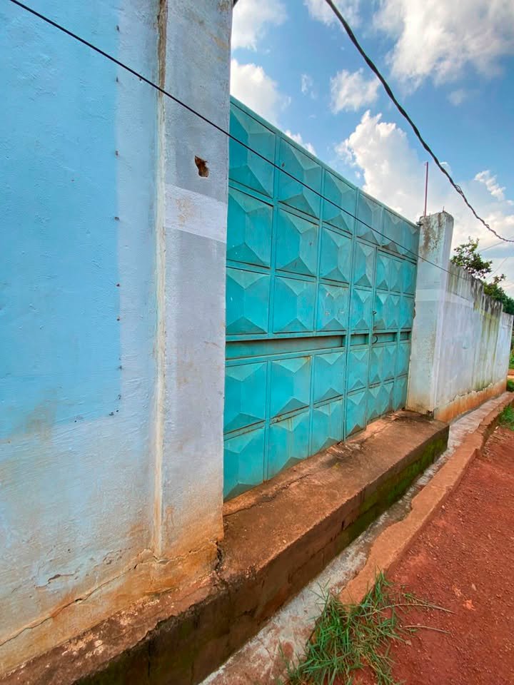 EMPLACEMENT POUR VOTRE ENTREPRISE À NKOLMESSENG — photo 4