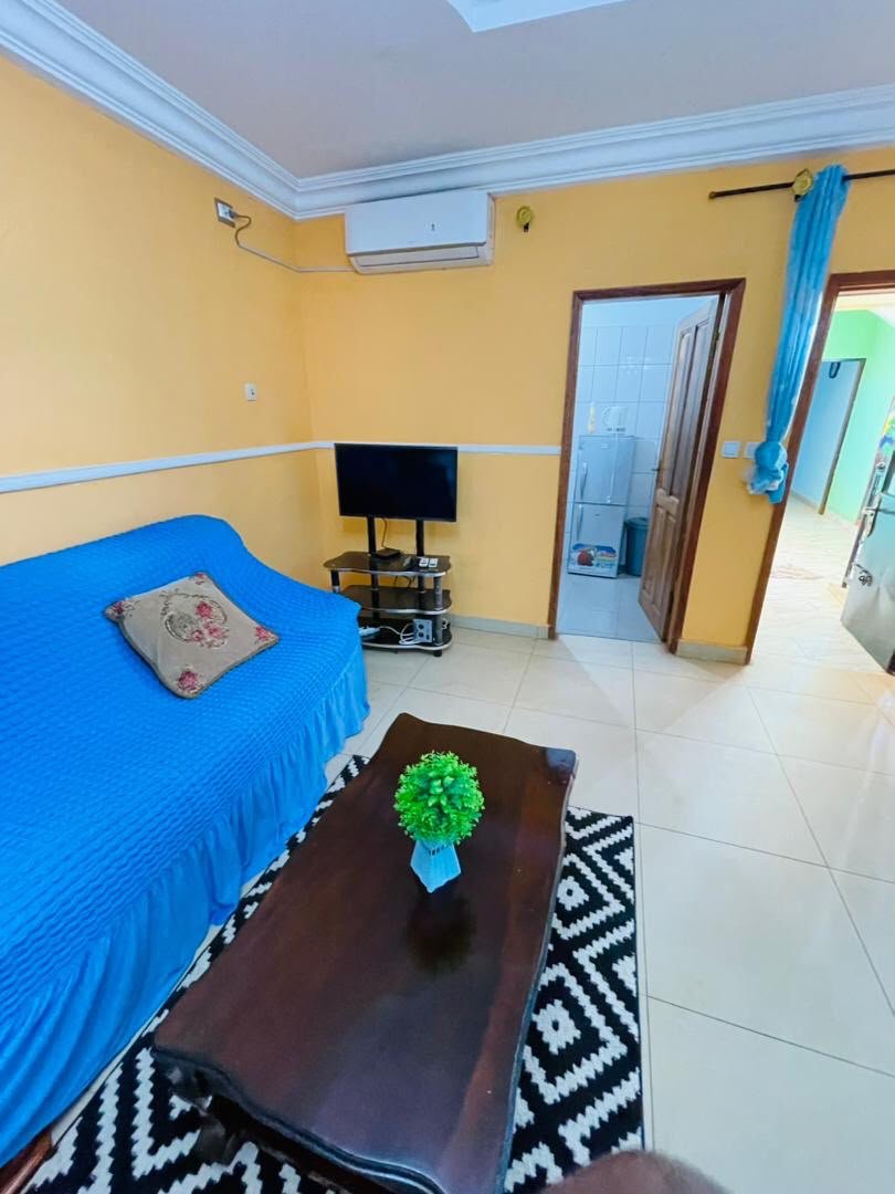 Appartement moderne meublé Wi-Fi • Parking •Nkozoa — photo 3