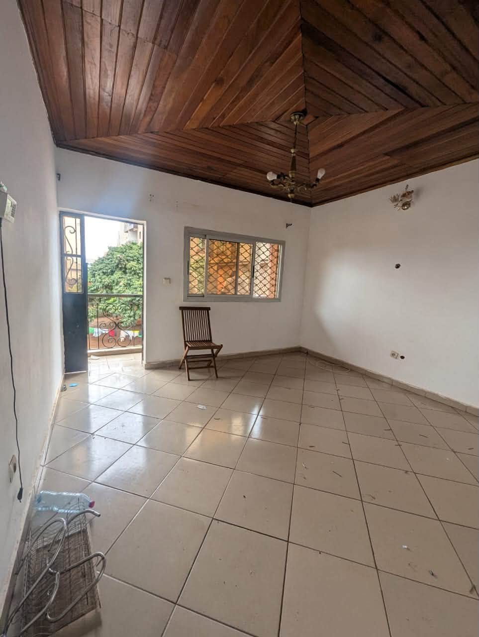 STUDIO À 65milles