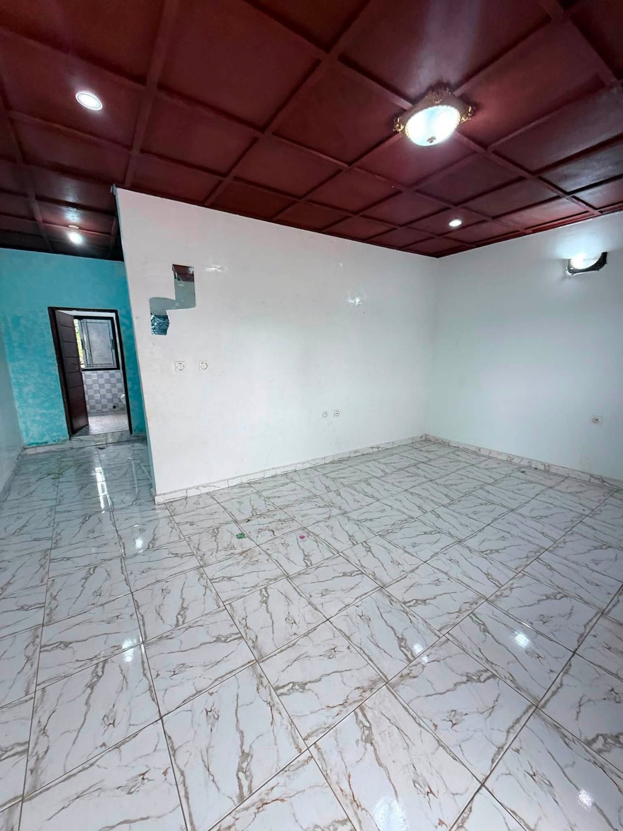 STUDIO MODERNE 4 PIÈCES À LOUER — photo 3