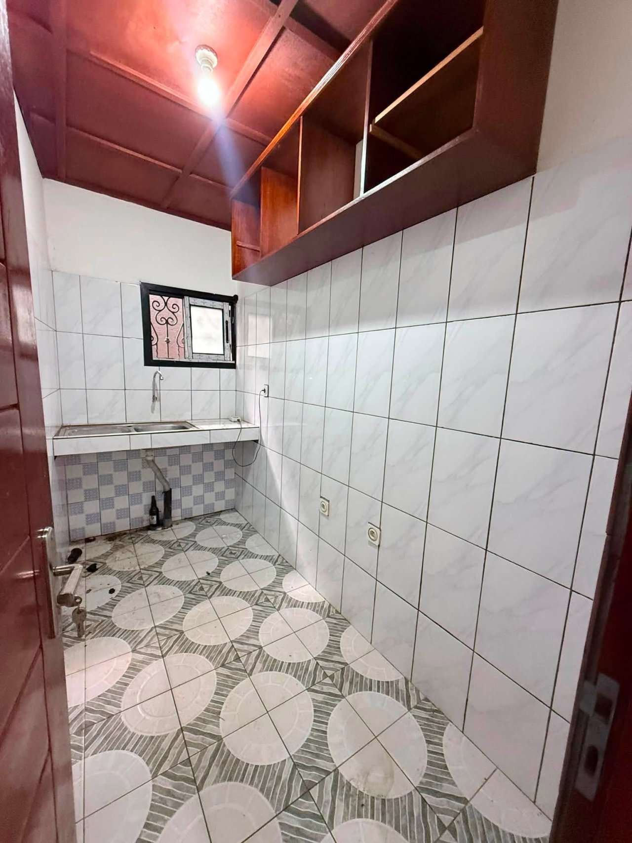 STUDIO MODERNE 4 PIÈCES À LOUER — photo 7