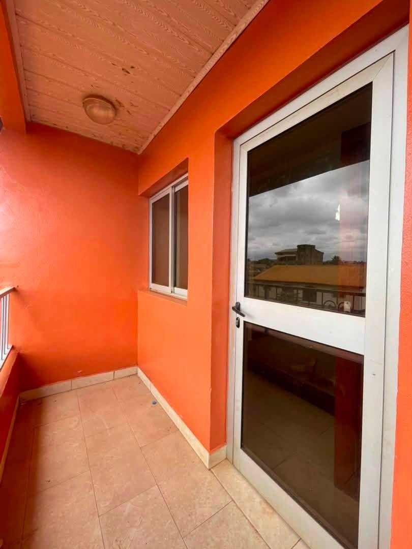 APPARTEMENT À 100MILLE — photo 1