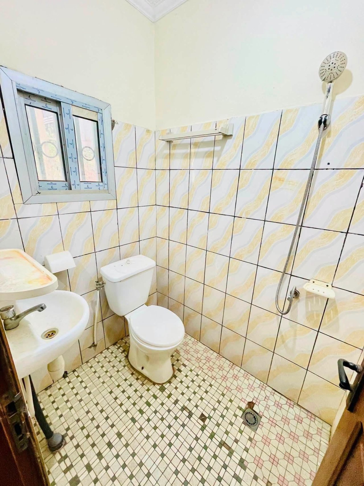 Appartement moderne à Biyemassi tkc — photo 5