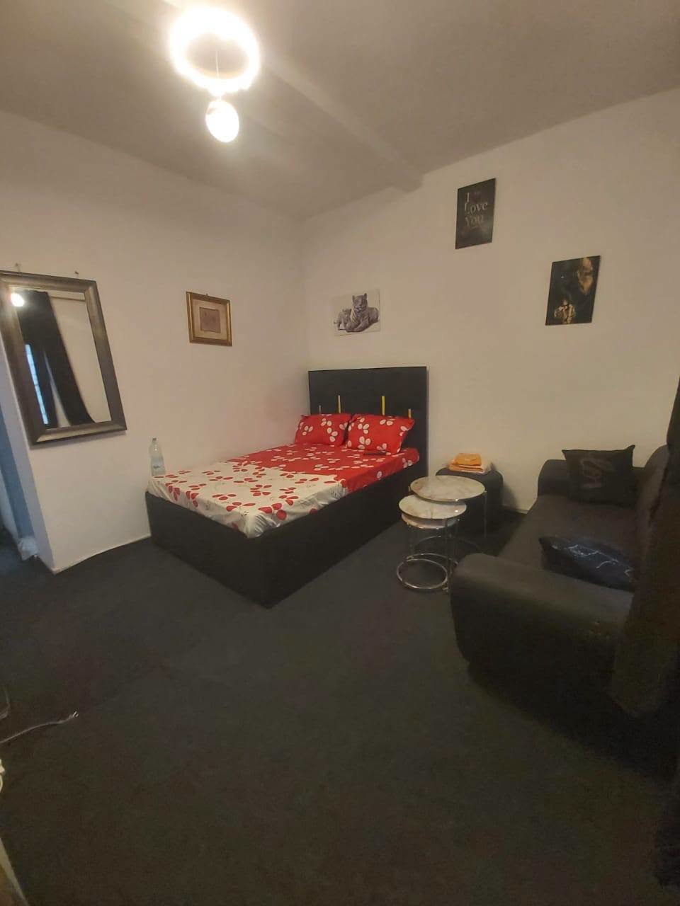 Fond de chambre meublé à vendre à Ngoa Ekelle — photo 4