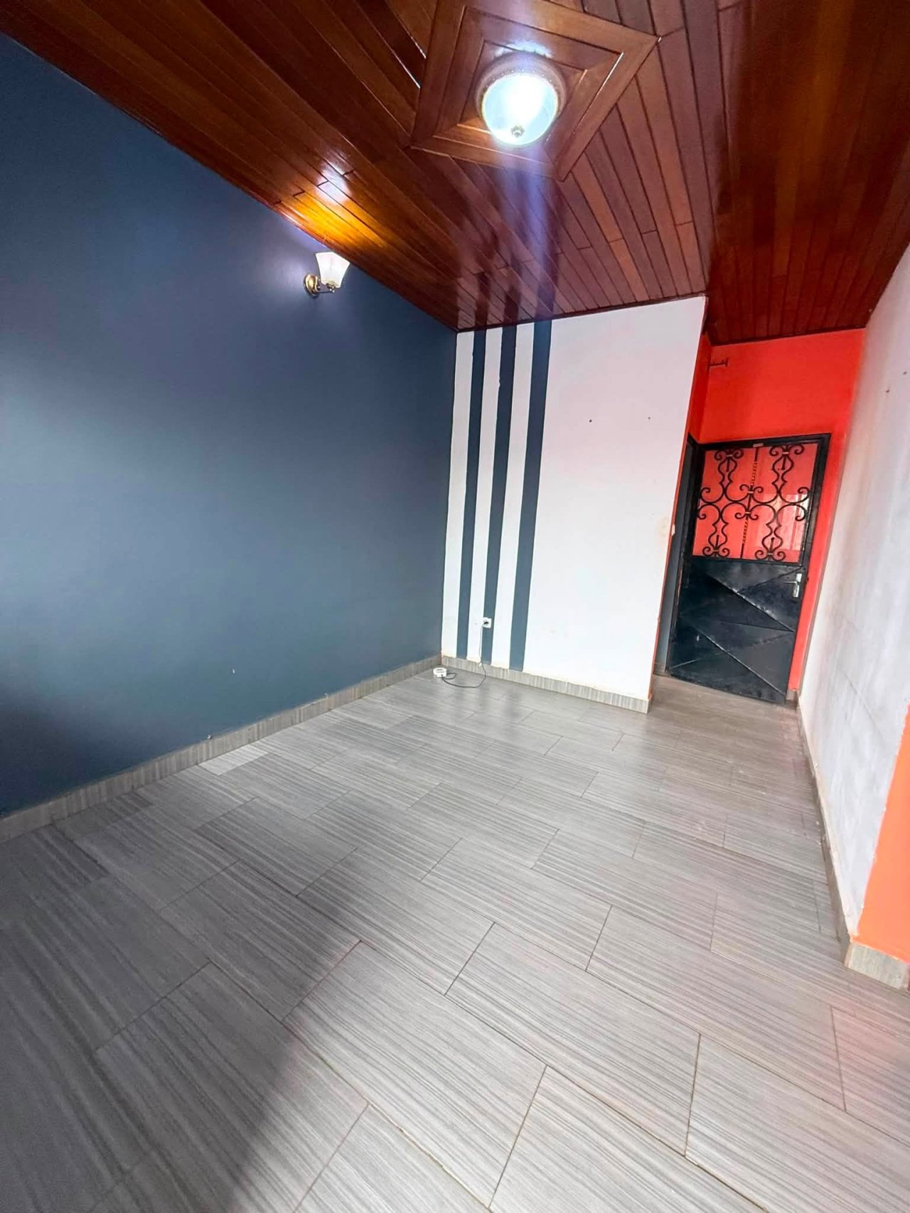 STUDIO MODERNE À LOUER — photo 1