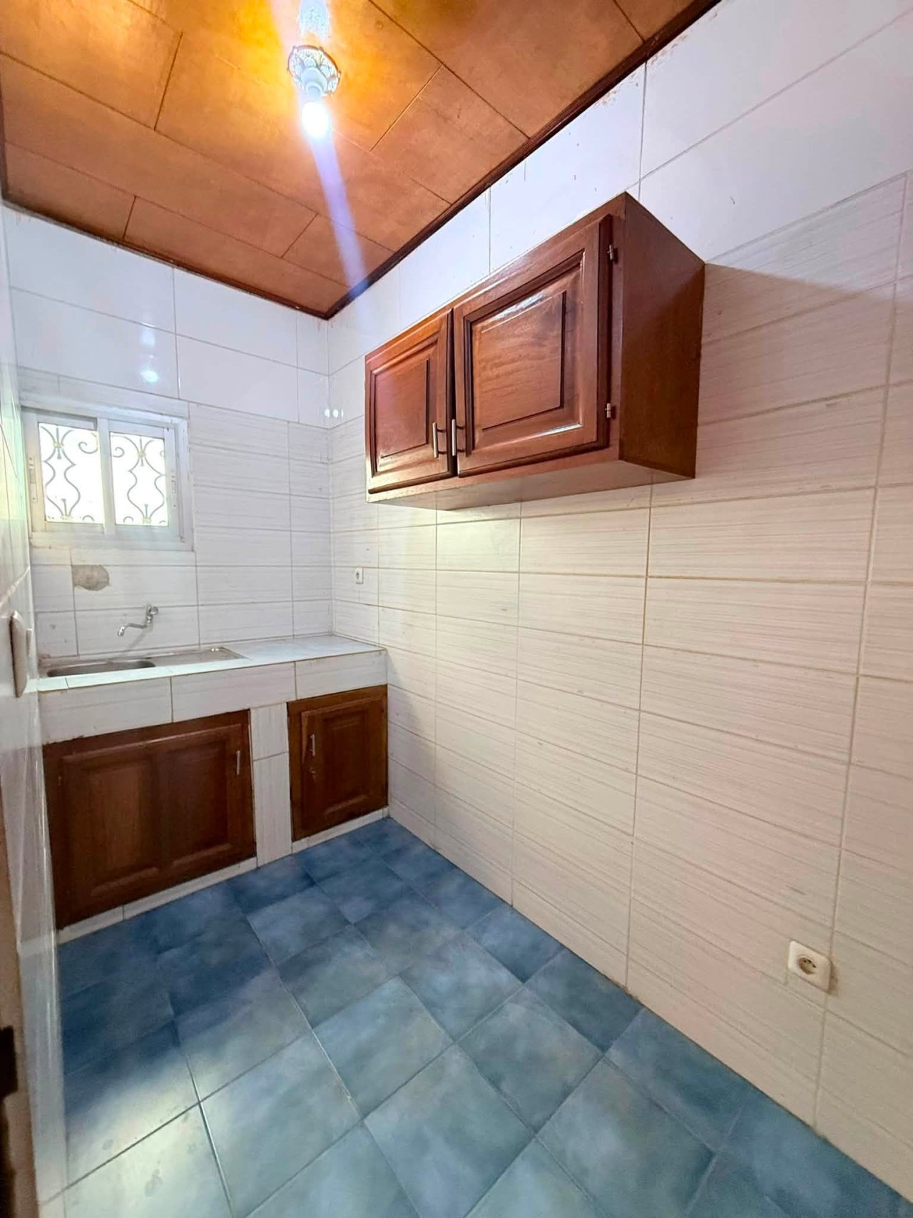 STUDIO MODERNE À LOUER — photo 3
