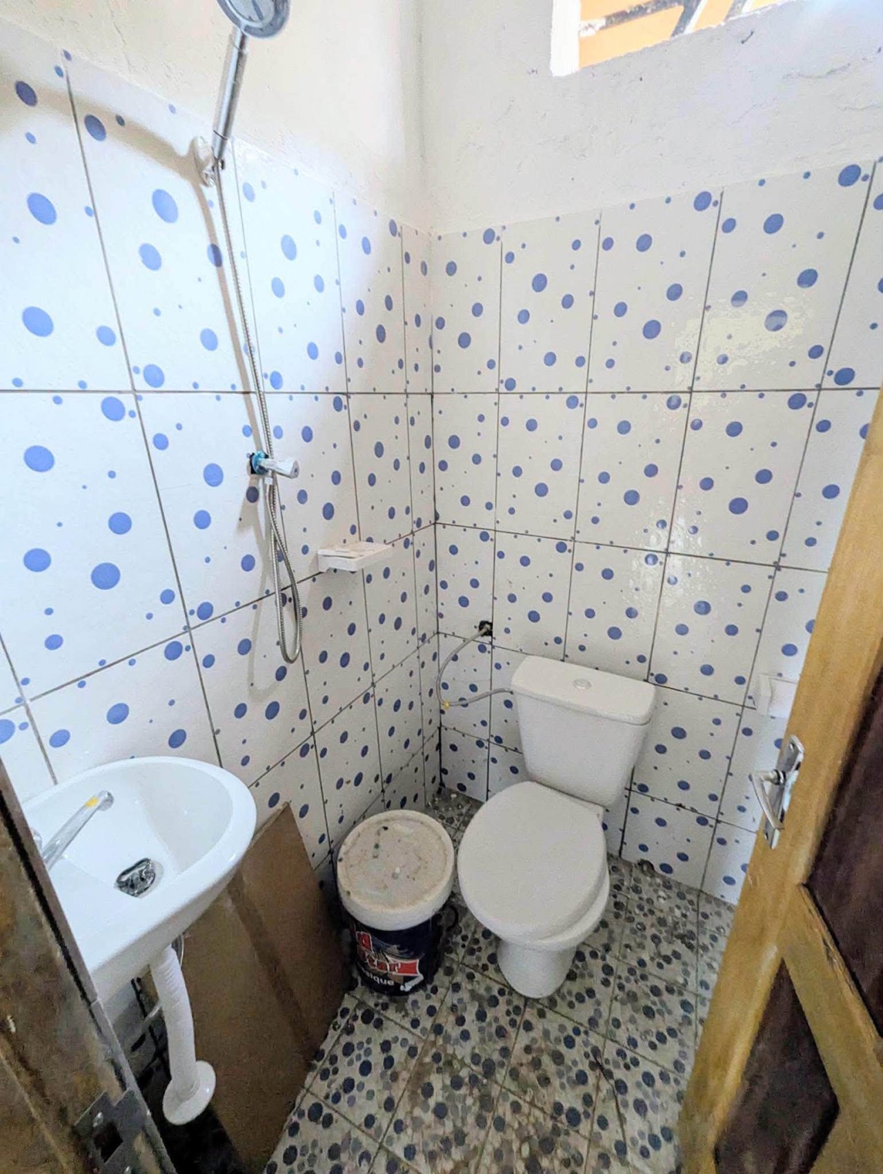 NOUVELLEMENT CONSTRUIT   MAGNIFIQUE STUDIO — photo 4