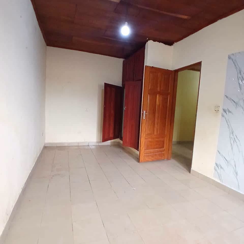 Duplex à louer situé à Biyem assi Tam-tam — photo 7