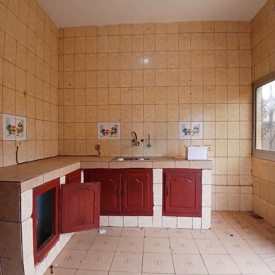 Duplex à louer situé à Biyem assi Tam-tam — photo 9