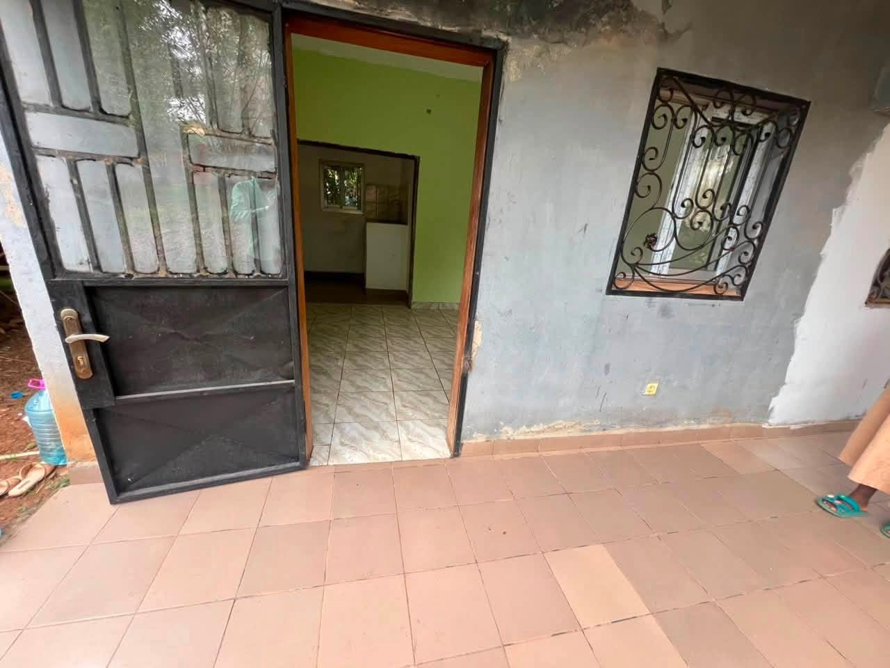 YAOUNDÉ – NGOUSSO  CHAMBRE  MODERNE  À LOUER  3 PIÈCES — photo 4