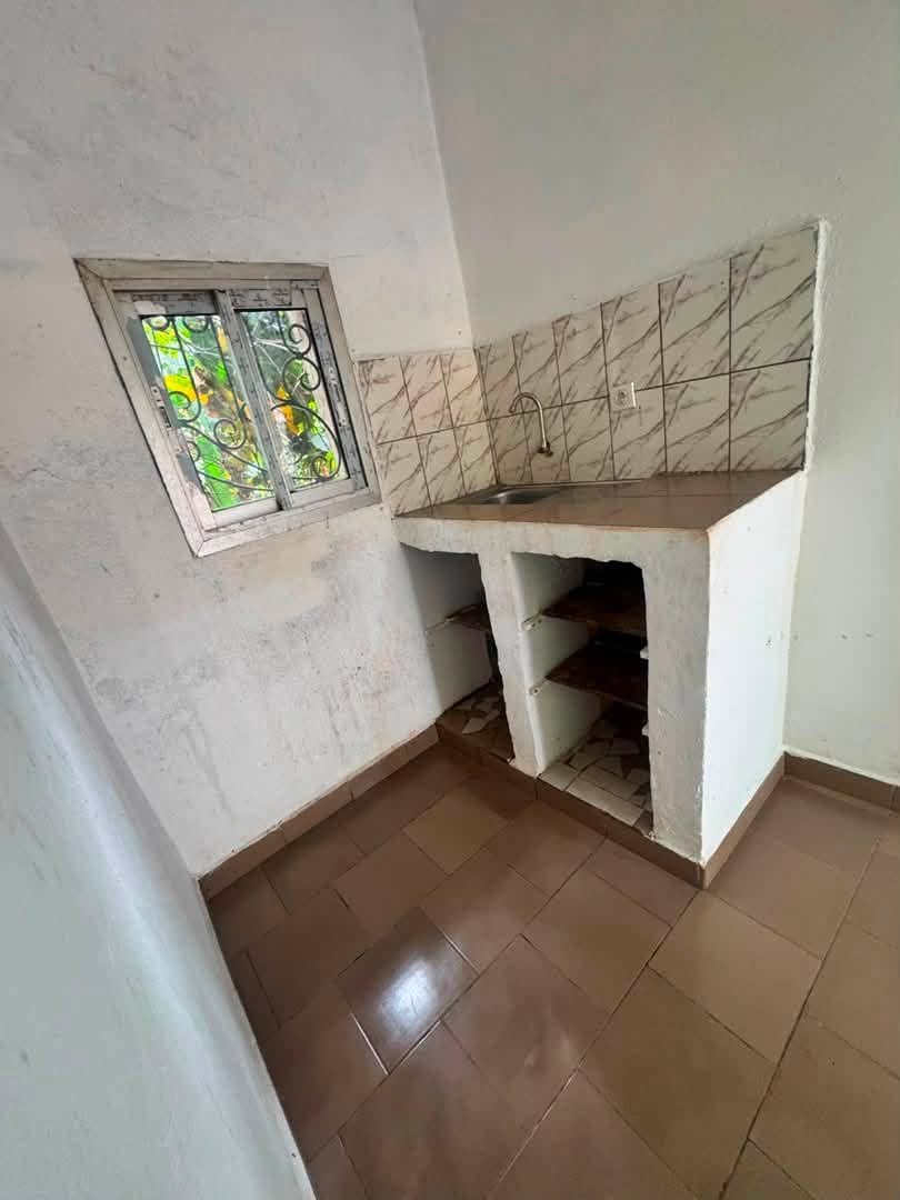 YAOUNDÉ – NGOUSSO  CHAMBRE  MODERNE  À LOUER  3 PIÈCES — photo 6