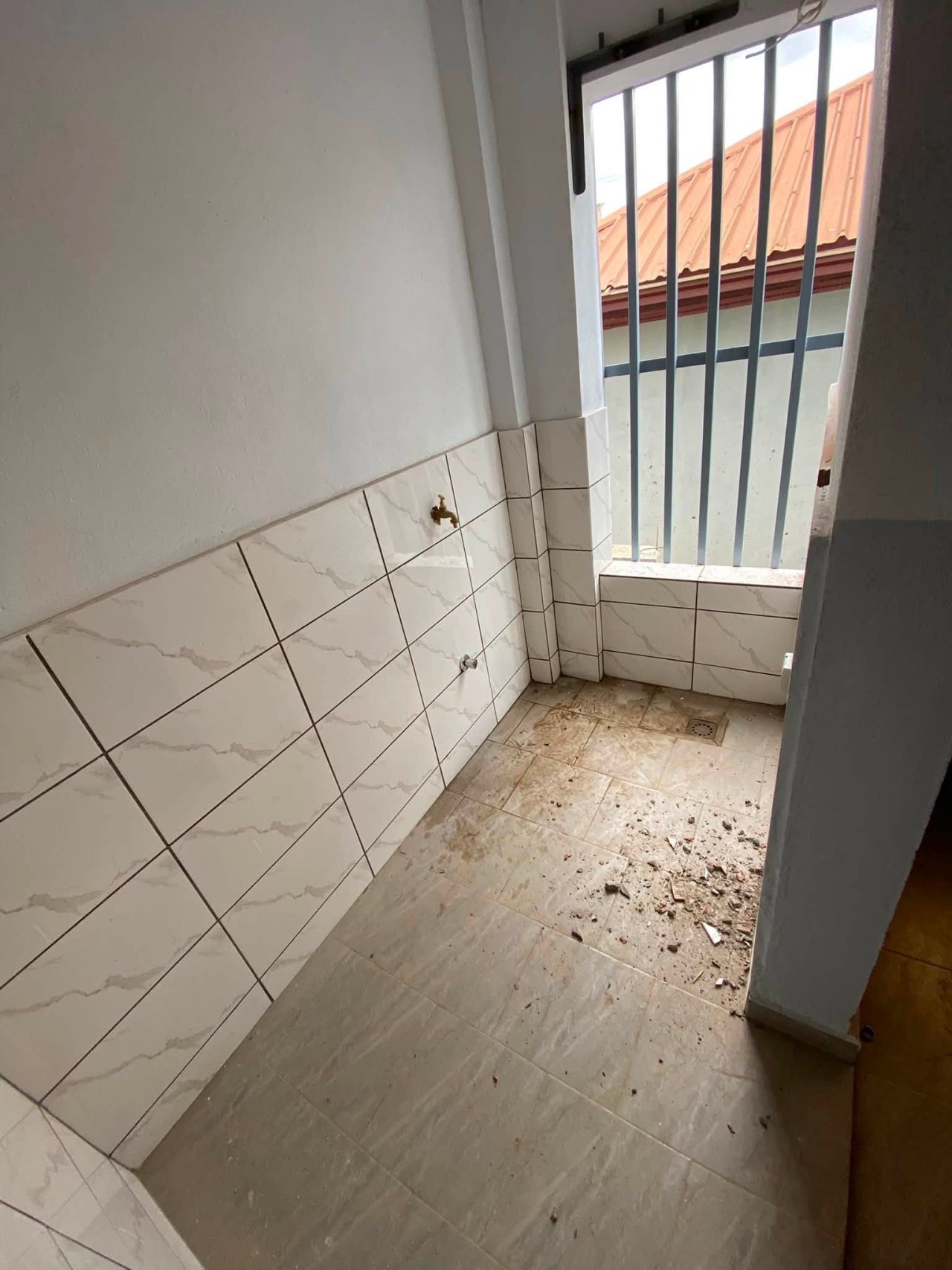 🇨🇲 YAOUNDÉ  FOUGEROLE  STUDIO MODERNE NEUF À LOUER — photo 3