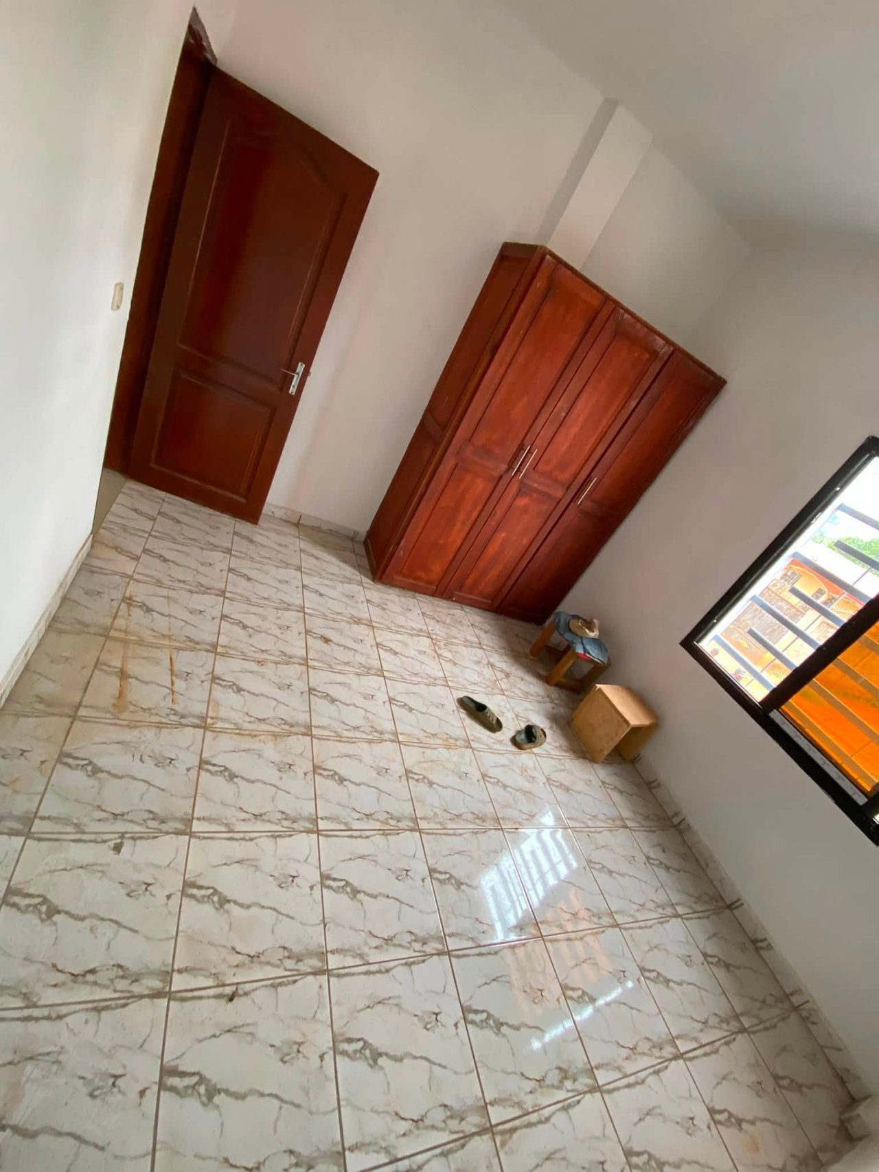 🇨🇲 YAOUNDÉ  FOUGEROLE  STUDIO MODERNE NEUF À LOUER — photo 6