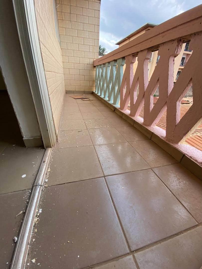 NGOUSSO BORDURE DE ROUTE APPARTEMENT À 110milles — photo 2