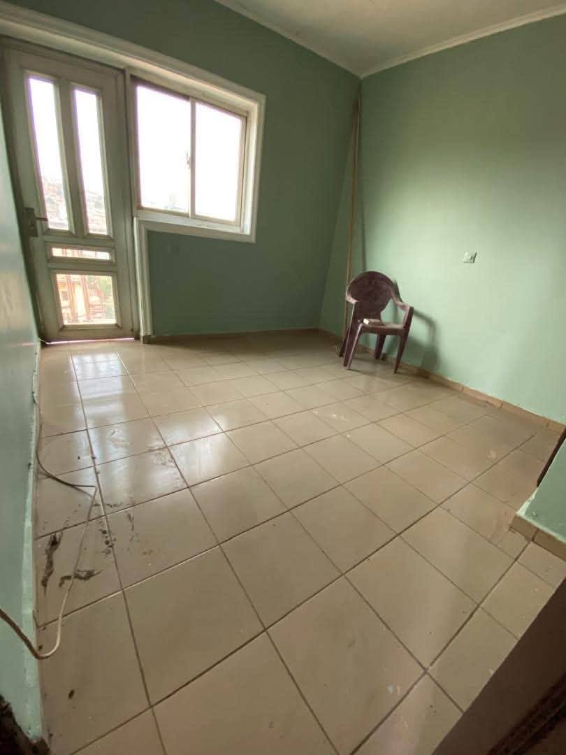NGOUSSO BORDURE DE ROUTE APPARTEMENT À 110milles — photo 5