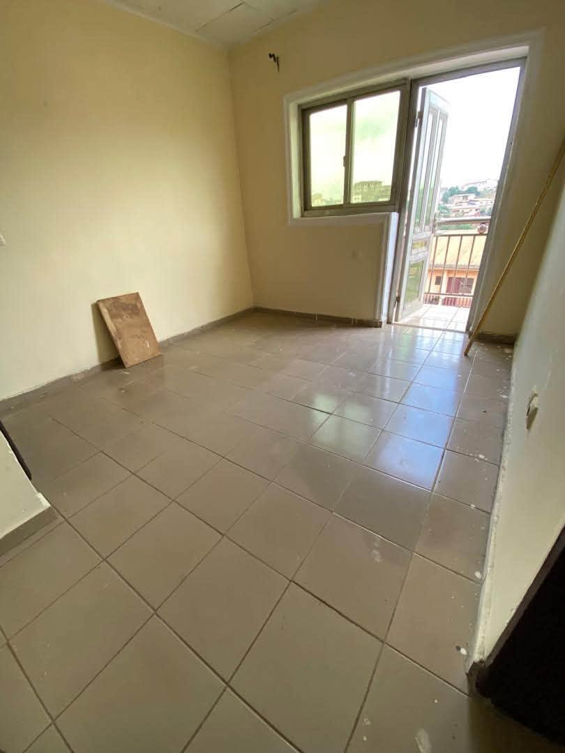 NGOUSSO BORDURE DE ROUTE APPARTEMENT À 110milles — photo 7