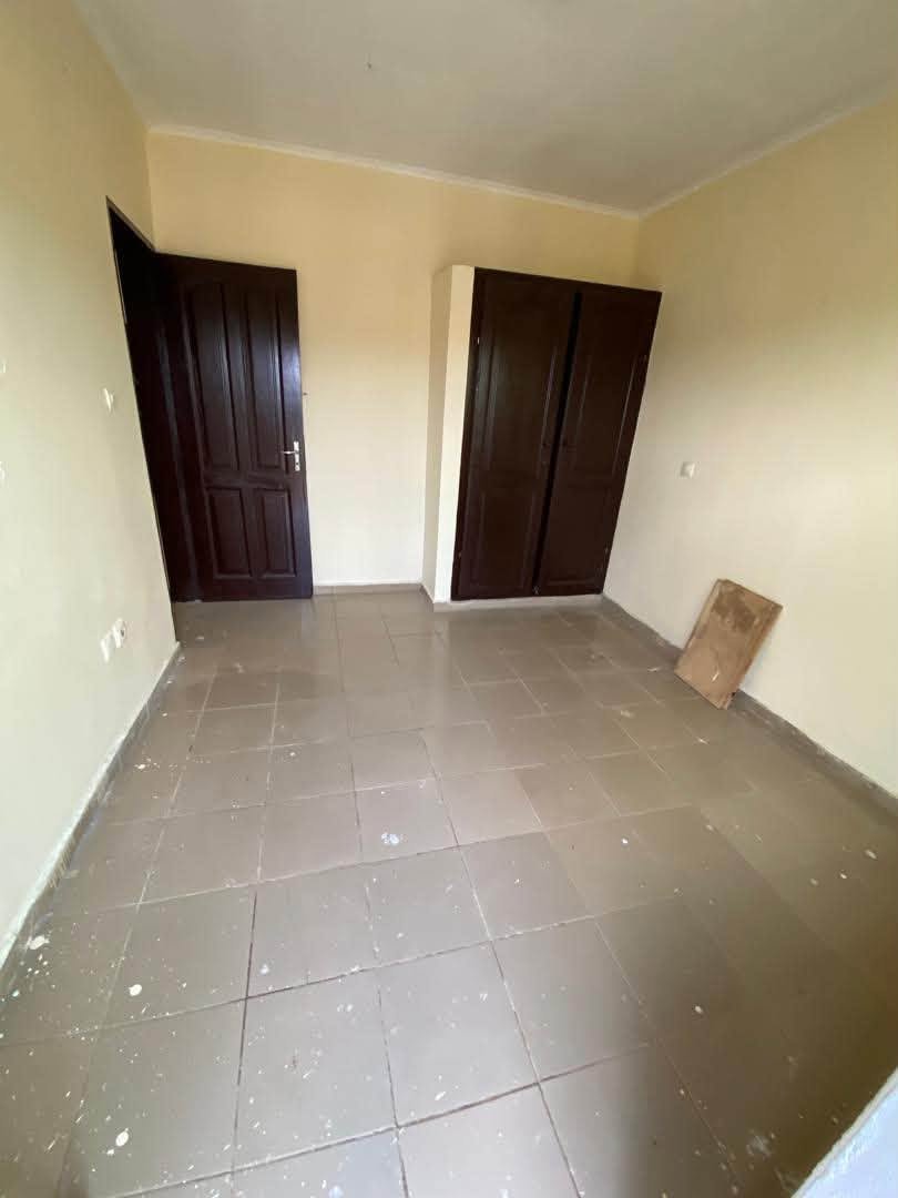 NGOUSSO BORDURE DE ROUTE APPARTEMENT À 110milles — photo 8