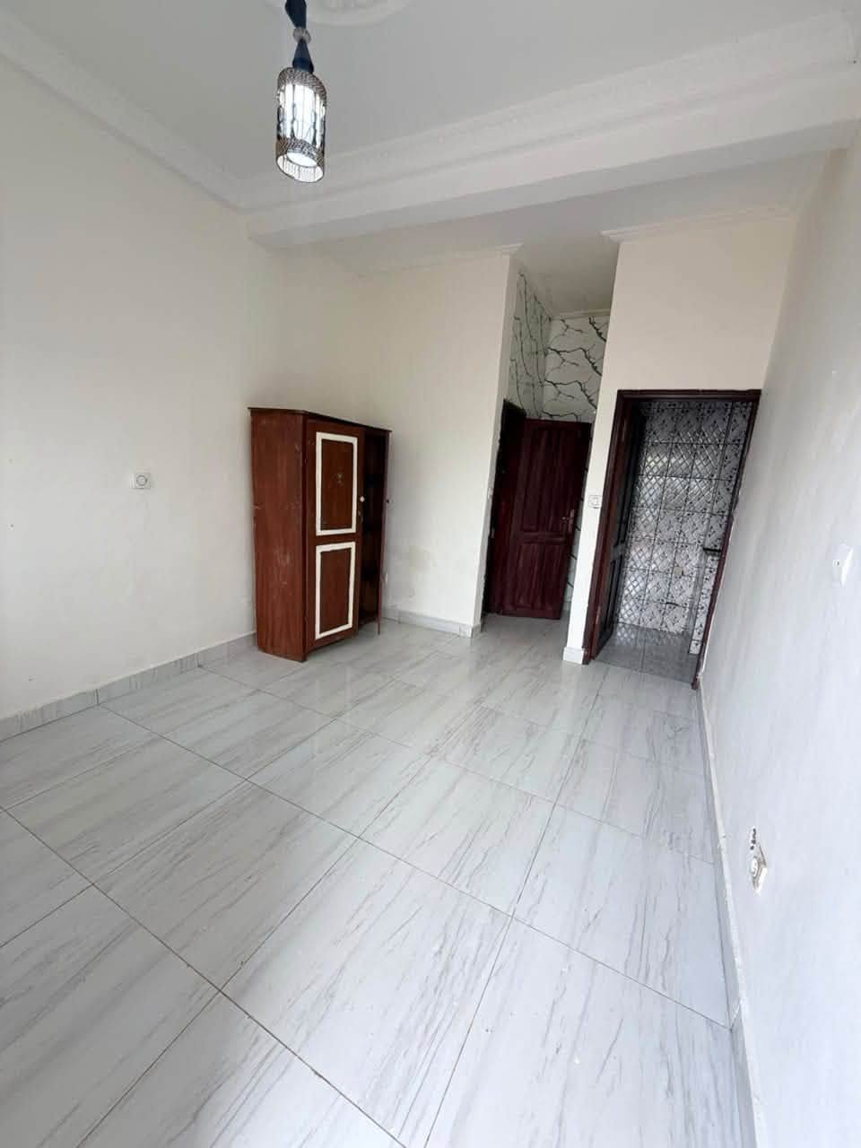 Chambre moderne de 3 pièces à louer — photo 1