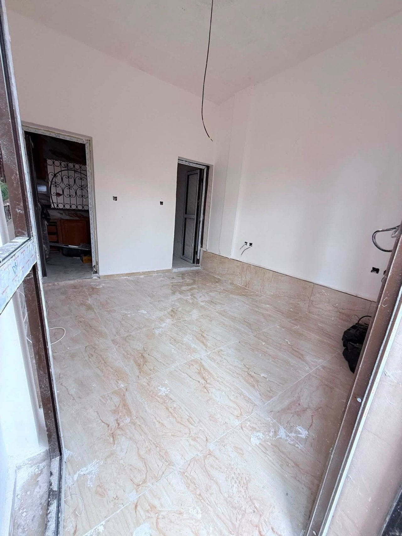 Chambre moderne de 3 pièces — photo 2