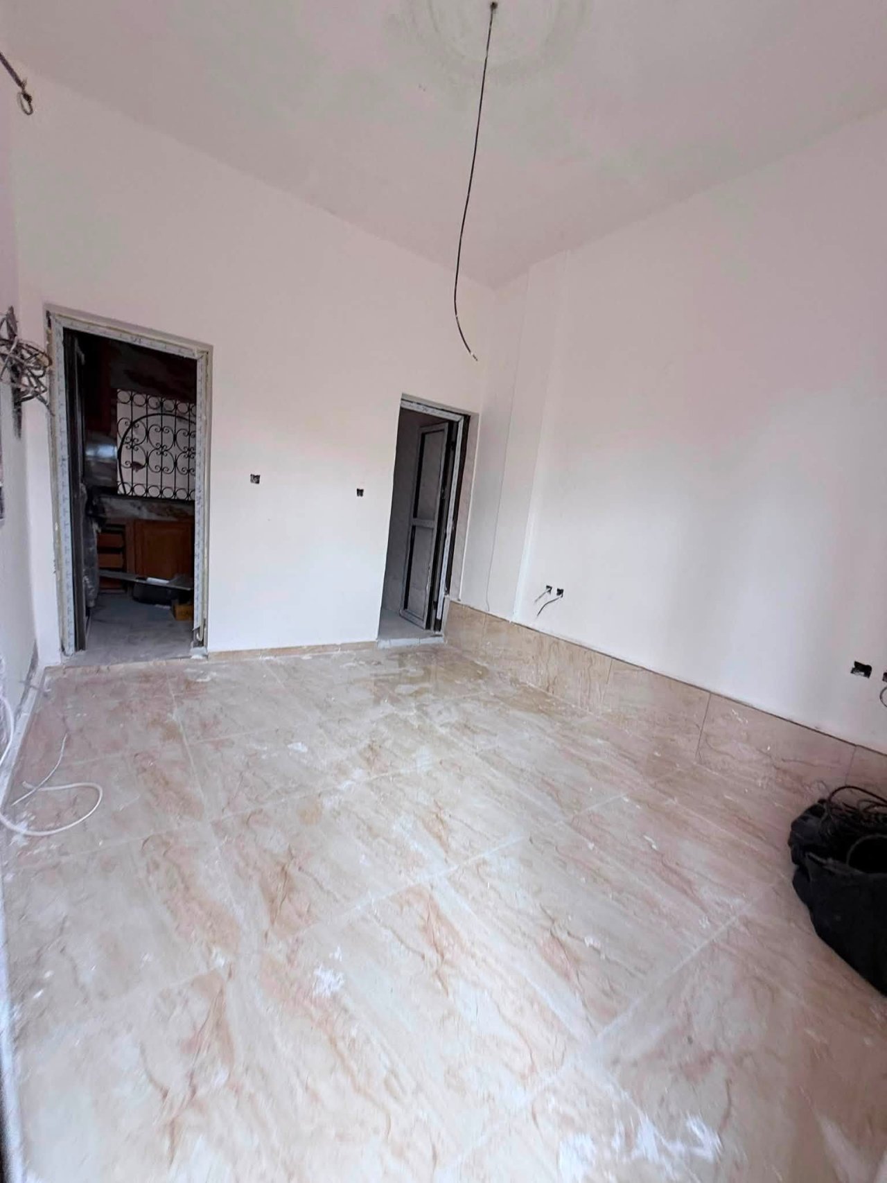 Chambre moderne de 3 pièces — photo 3