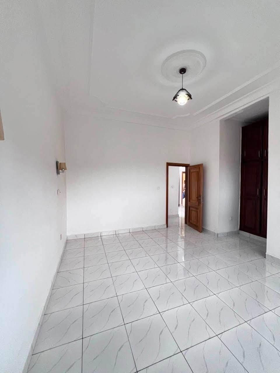 Appartement semi-individuel nouvellement construit — photo 8