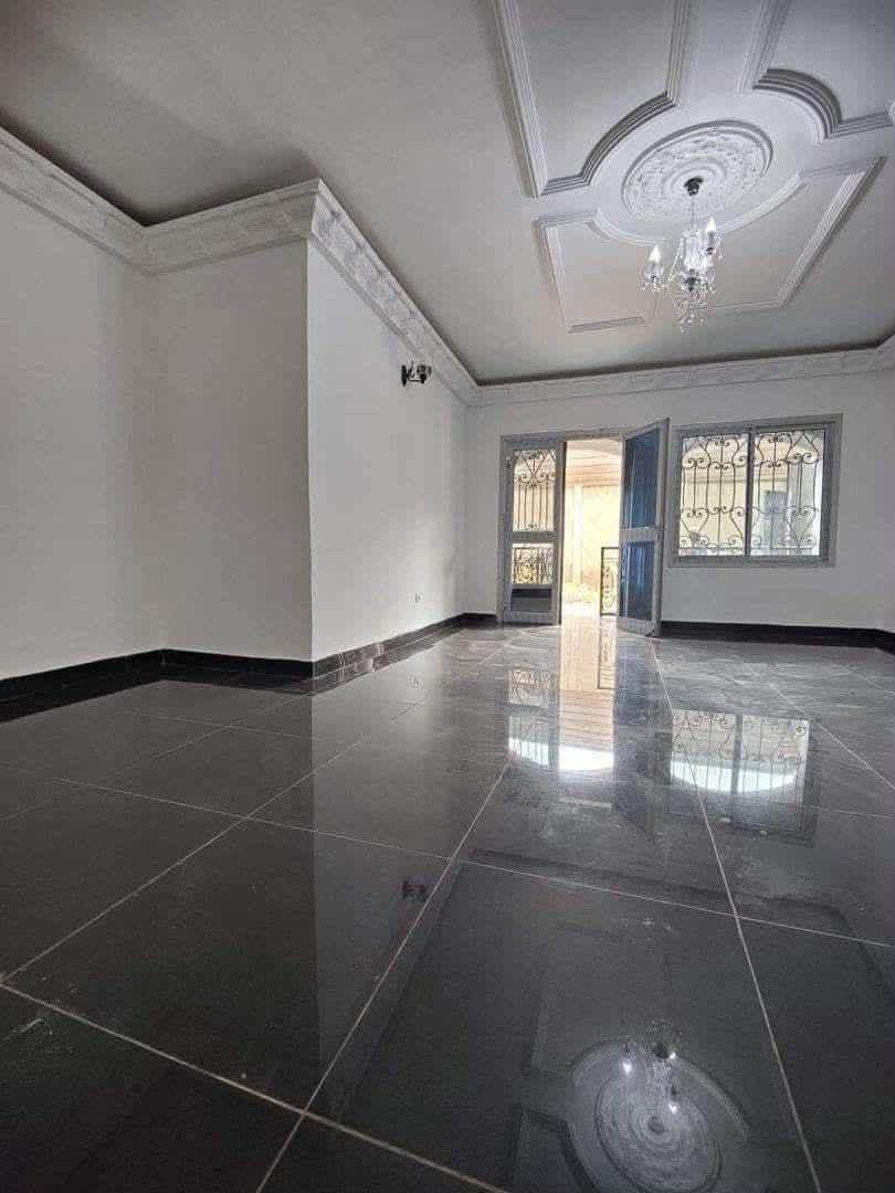 APPARTEMENT MODERNE — photo 3