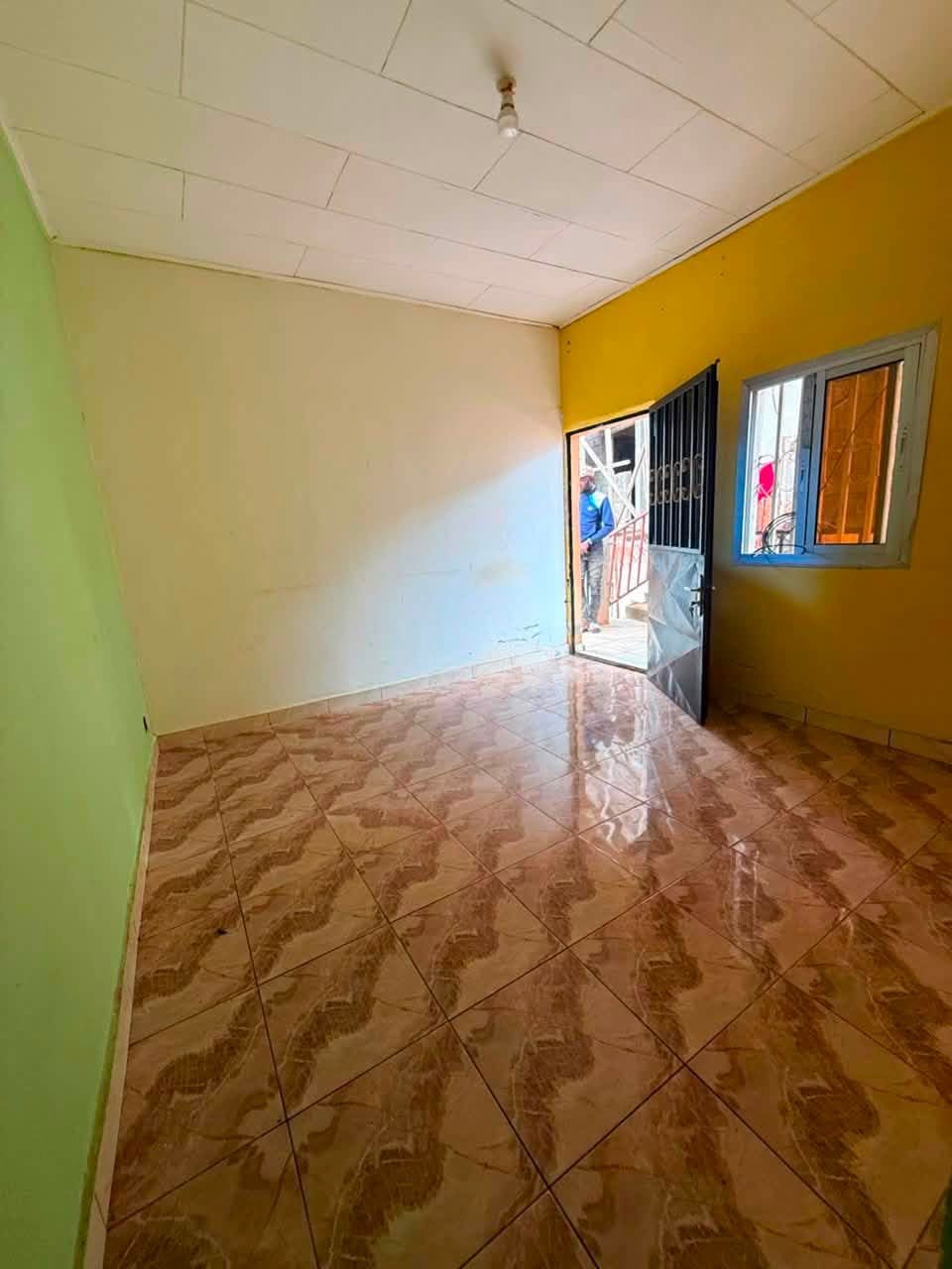 STUDIO MODERNE NEUF À LOUER — photo 2