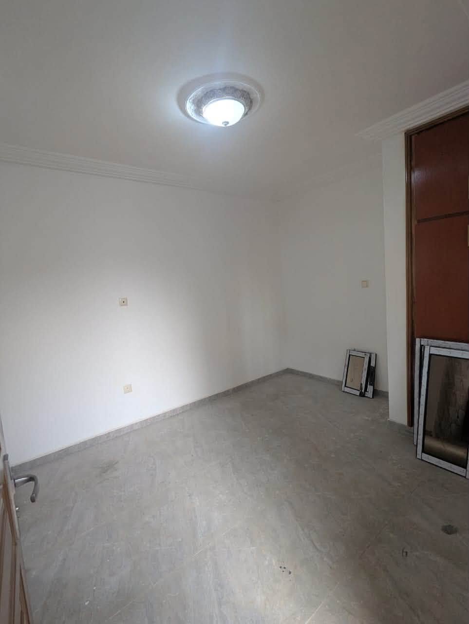 Chambre moderne nouvellement construite — photo 2