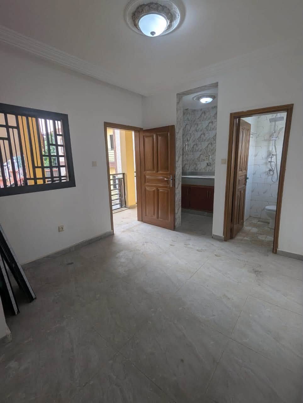 Chambre moderne nouvellement construite — photo 5