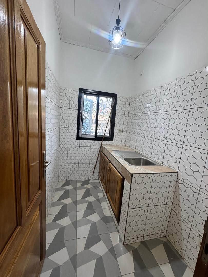 STUDIO MODERNE À LOUER — photo 7