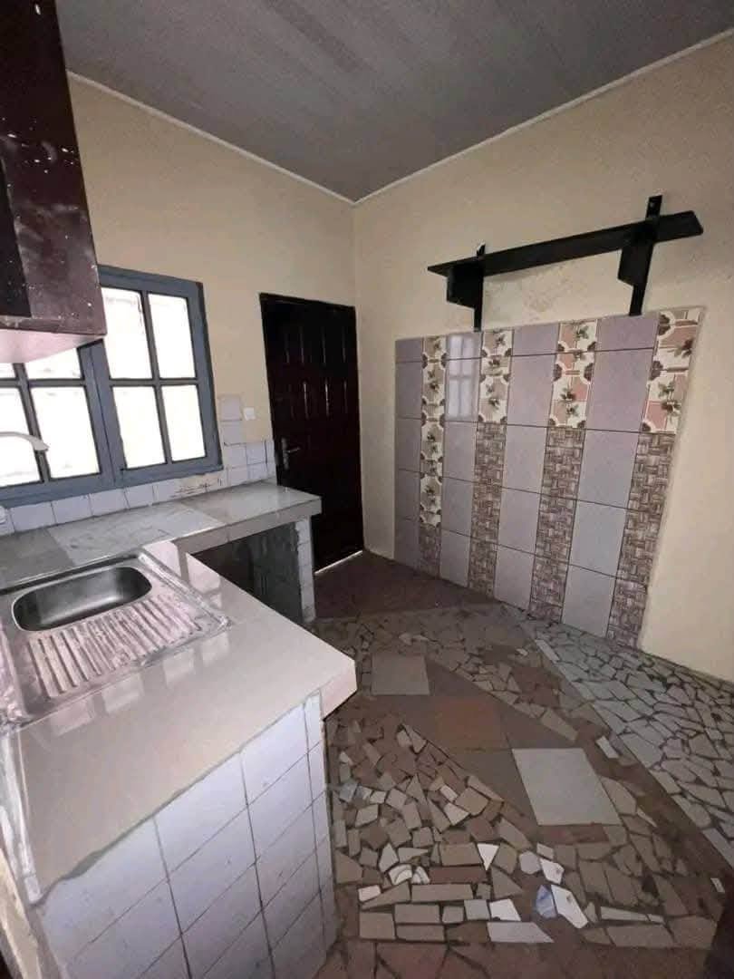 Villa à louer à Ekoumdoum — photo 3
