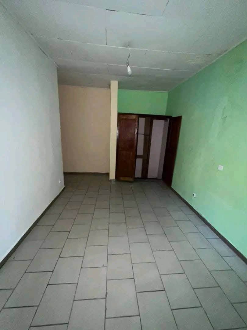 Villa à louer à Ekoumdoum — photo 5