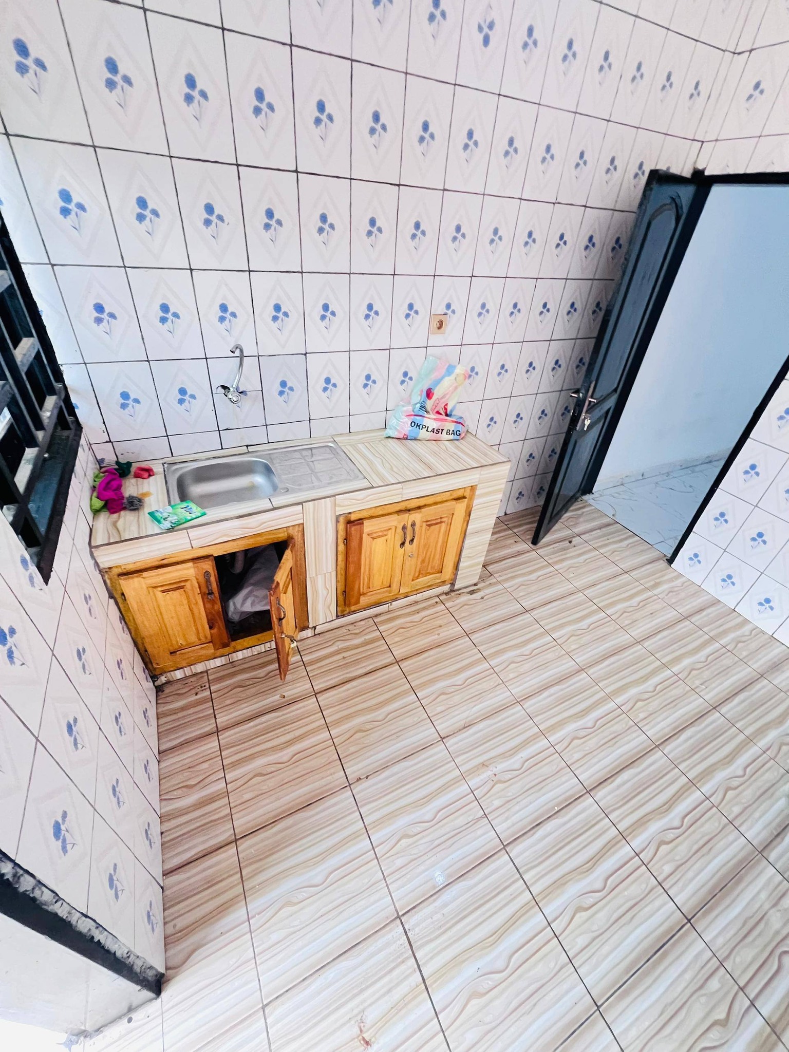 Studio moderne nouvellement construite