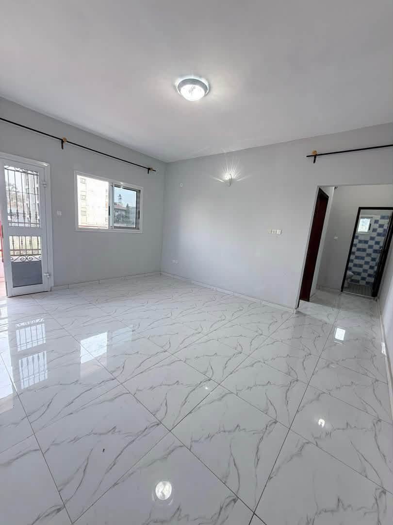 vaste studio moderne neuf a louer — photo 4