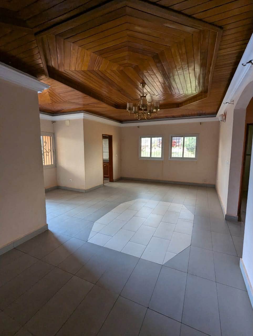 APPARTEMENT À 90milles 5+1 — photo 2