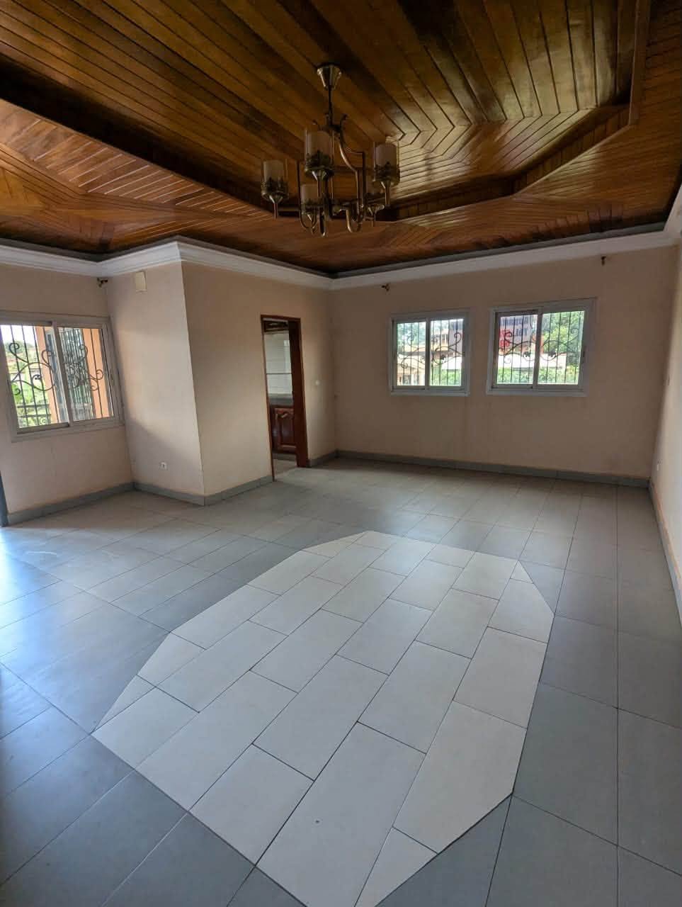APPARTEMENT À 90milles 5+1 — photo 4