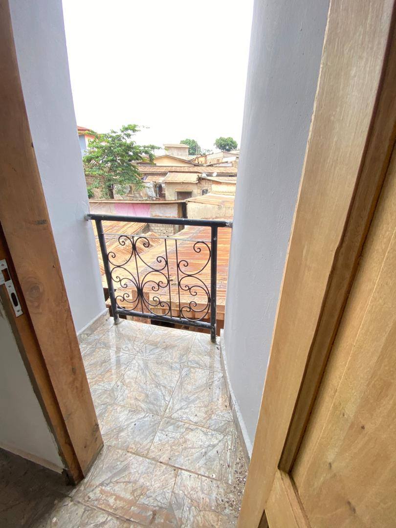 Chambre moderne nouvellement construite — photo 7