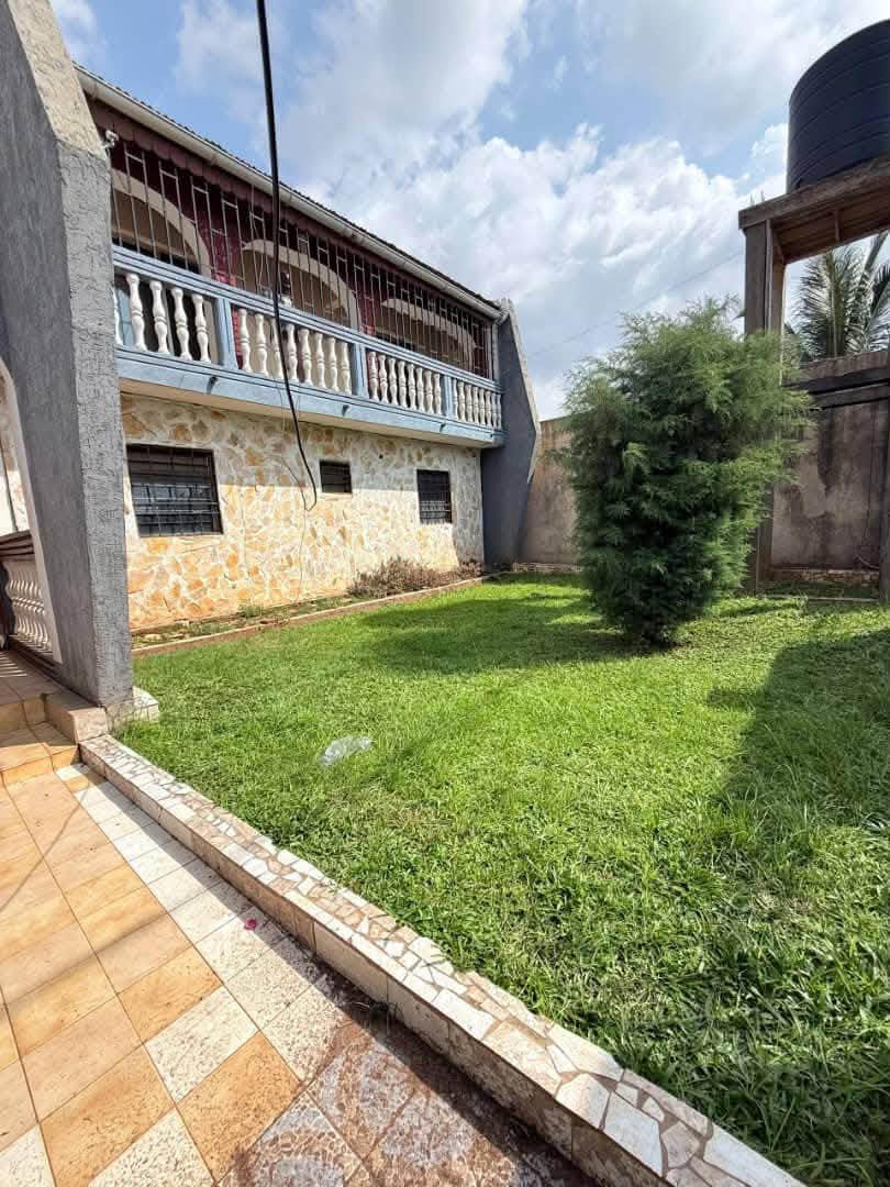 UN DUPLEX SPACIEUX AVEC ESPACE VERT — photo 2