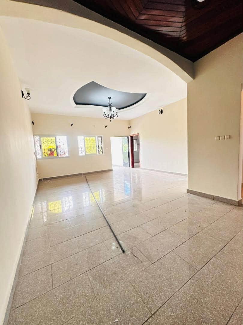Appartement moderne à Efoulan — photo 1