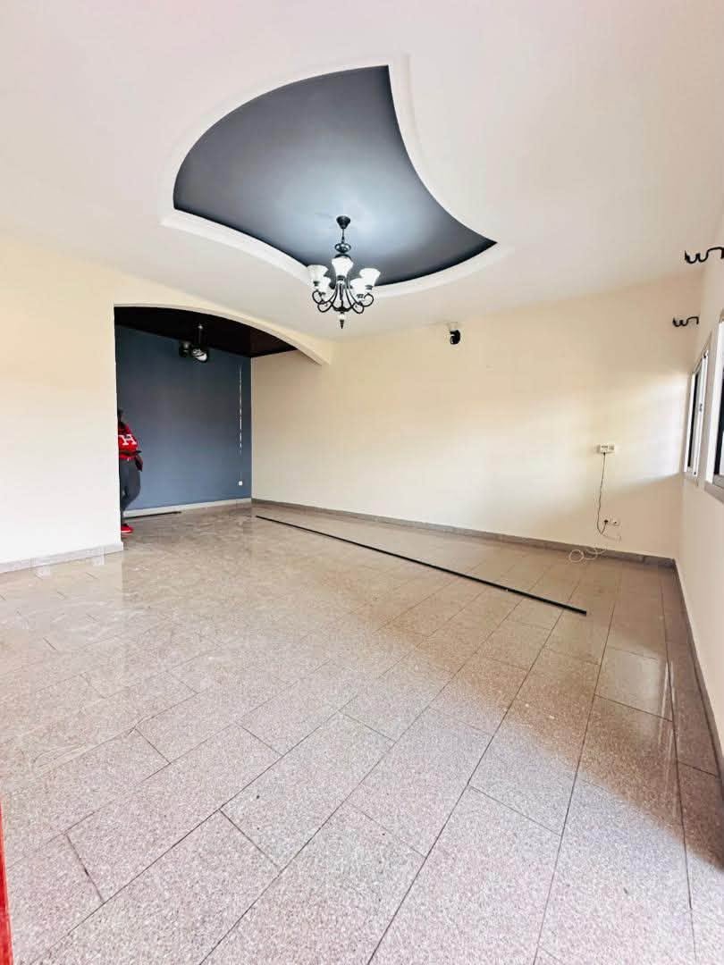 Appartement moderne à Efoulan — photo 2