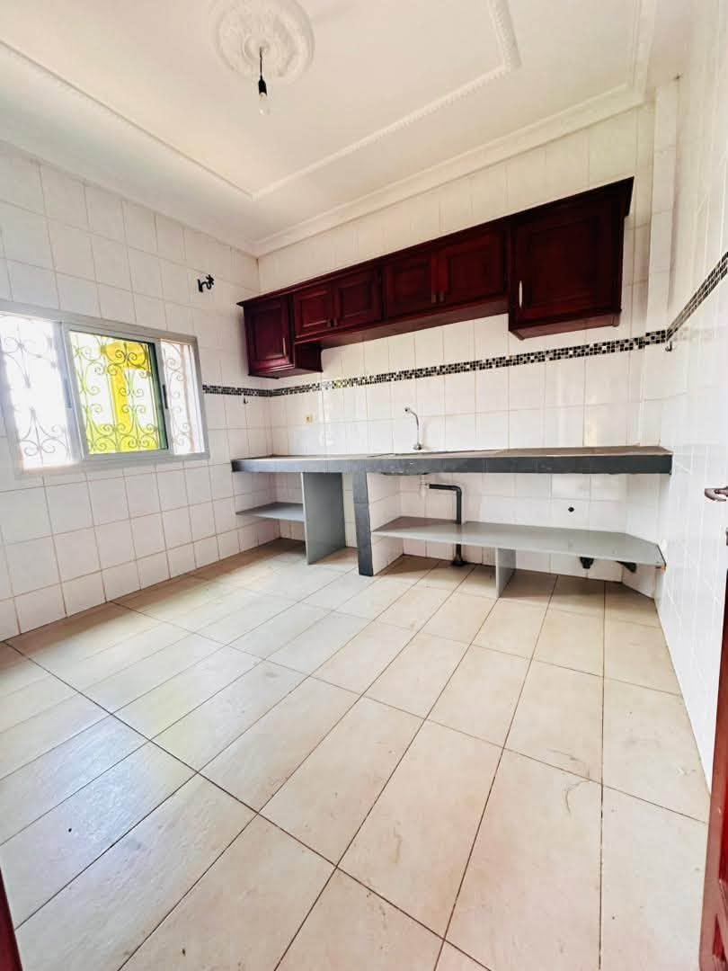 Appartement moderne à Efoulan — photo 3