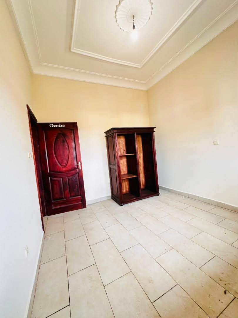 Appartement moderne à Efoulan — photo 6