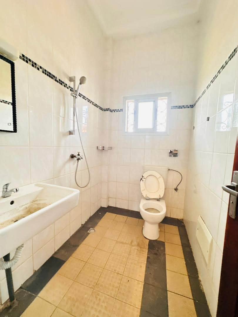 Appartement moderne à Efoulan — photo 10