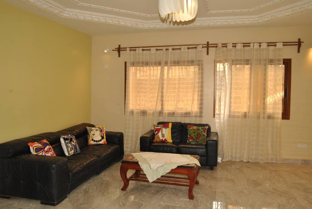 APPARTEMENT MEUBLÉ À LOUER POUR LONGUE DURÉE — photo 3