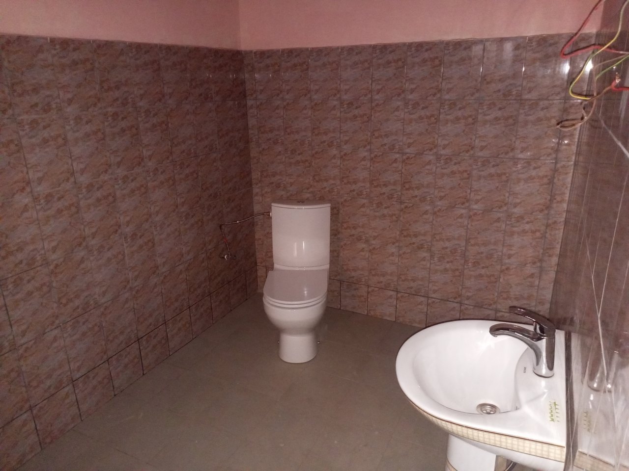 Triplex en Vente à Yaoundé - Carrefour Collège MONTI — photo 6